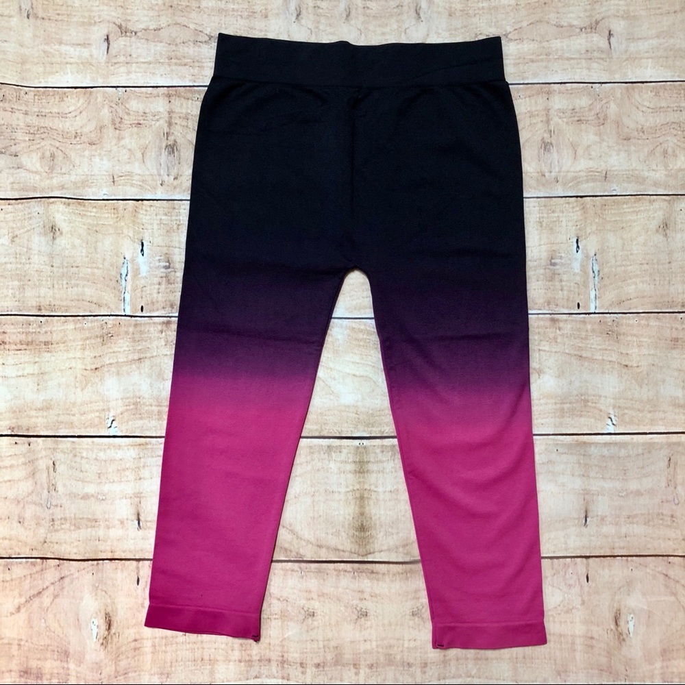 ⚡️2 for $15 Ombré Black & Fuchsia Capri Leggings - Picture 2 of 8